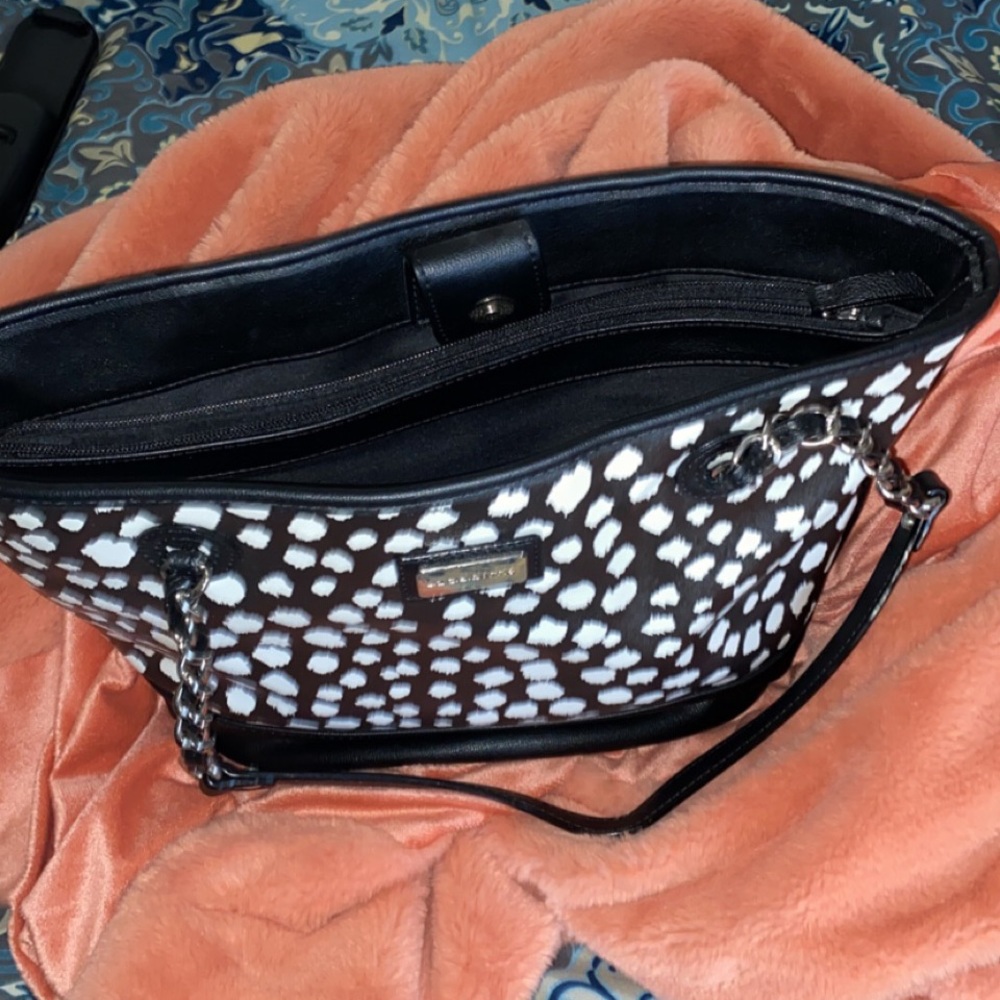 Tote - Picture 2 of 3